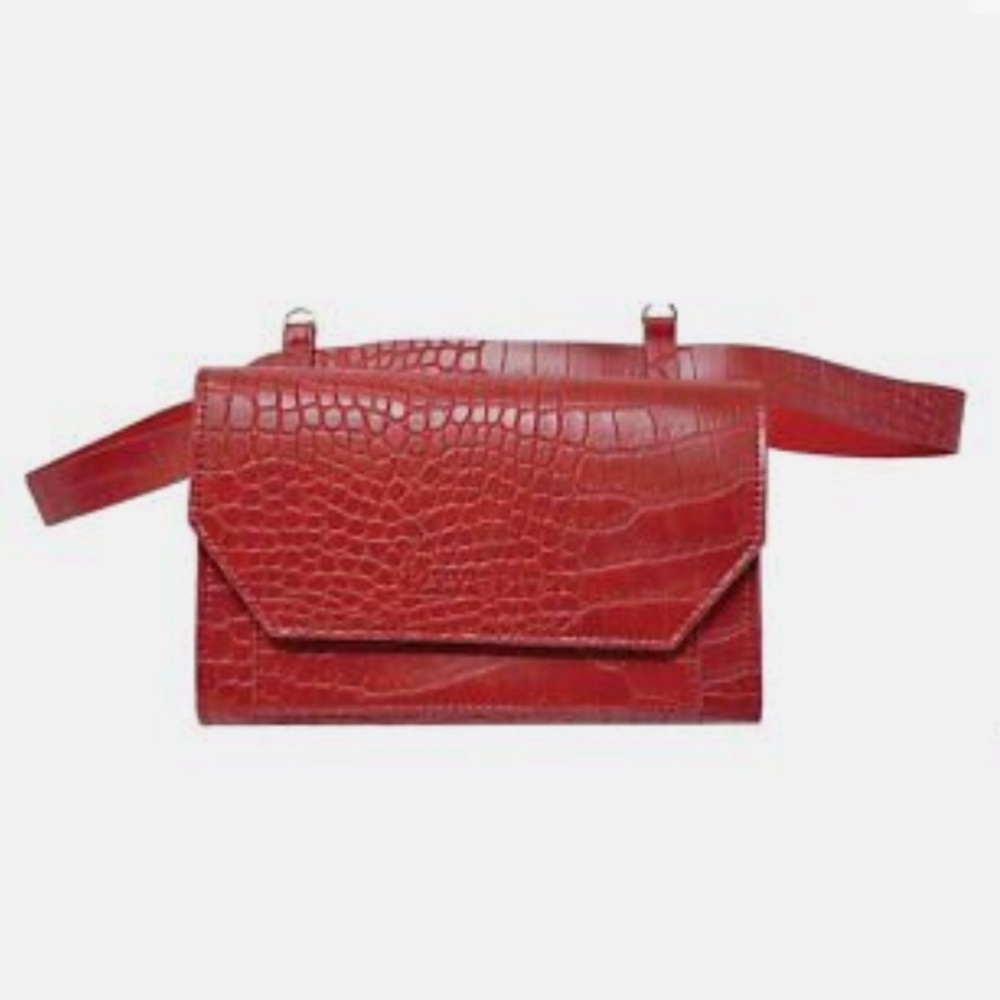 Izzy & Liv Convertible Crossbody Bag Belt Bag Magnetic Snap Flap Closure Chain